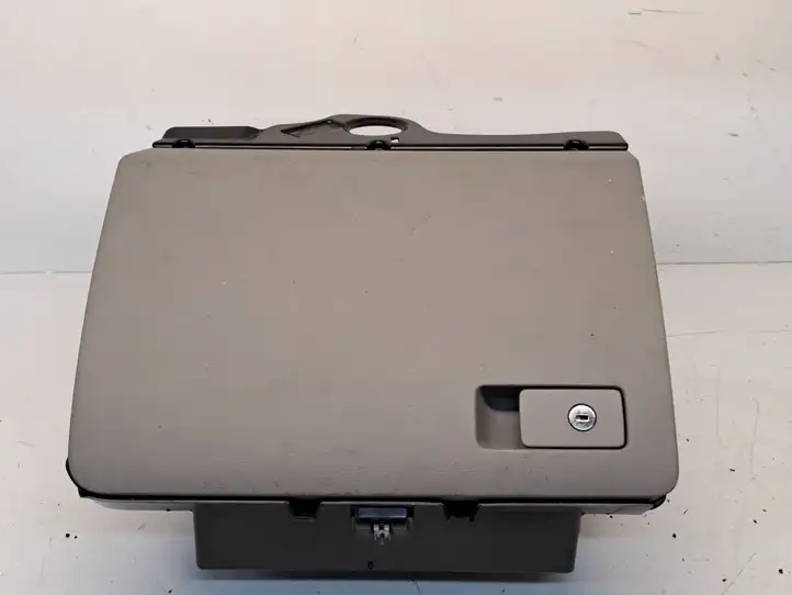 Volkswagen PASSAT B6 (2005 - 2010) 3C18571143C1857114 Вещевой ящик — фото 1