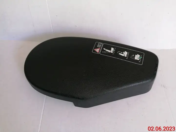 Mercedes-Benz R W251 (2005 - 2013) A2519242237 Отделка нижней направляющей раздвижной двери — фото 1