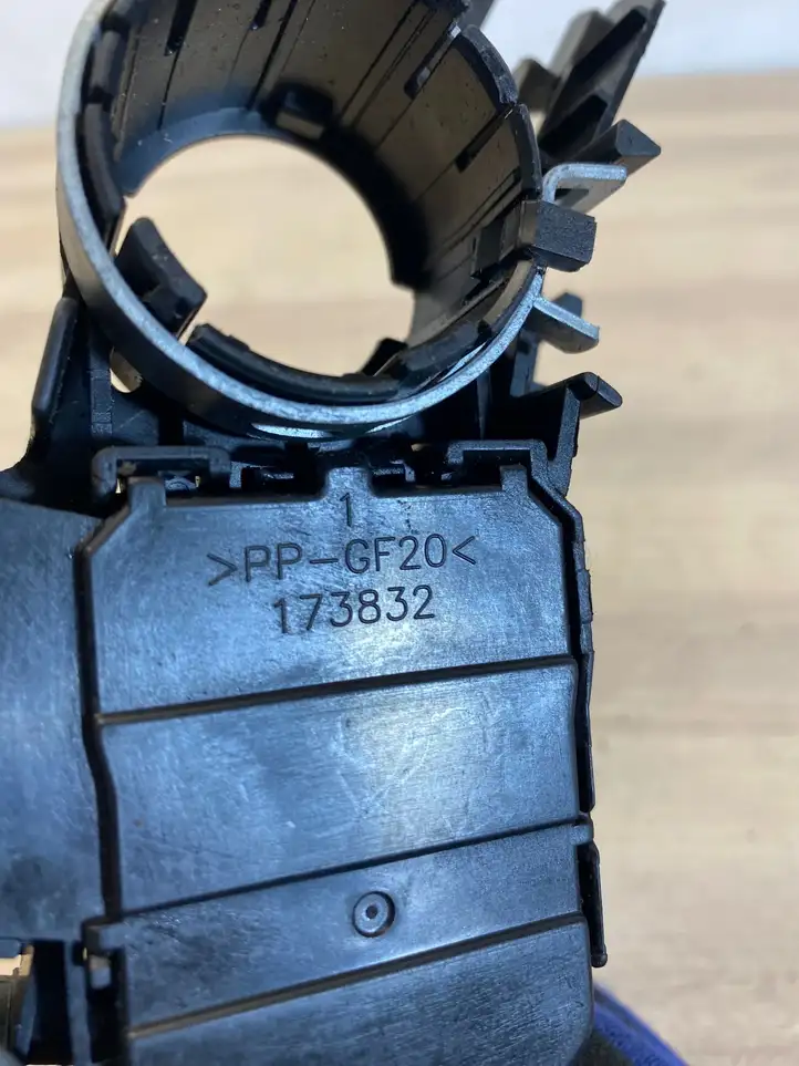 Toyota Verso (2012 - 2015) 173832 Подрулевой переключатель — фото 2
