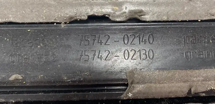 Toyota Corolla E120 E130 (2000 - 2004) 7574202140 Молдинги задней двери — фото 3