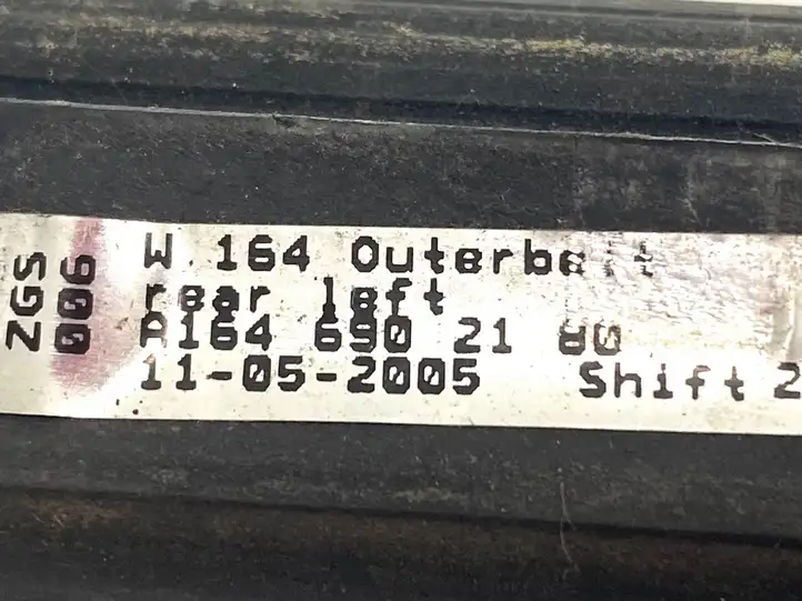 Mercedes-Benz ML W163 (1997 - 2005) A1646902180 Накладка стекла задней двери — фото 3