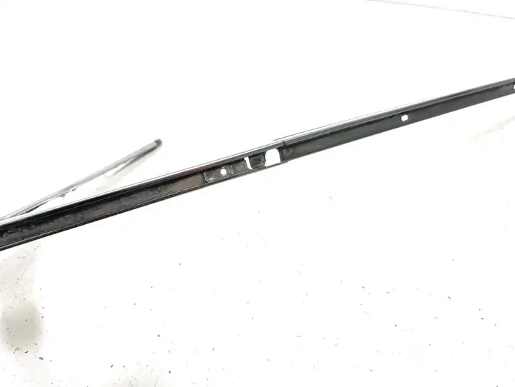 Lexus GS 300 350 430 450h (2004 - 2007) Накладка стекла задней двери — фото 2