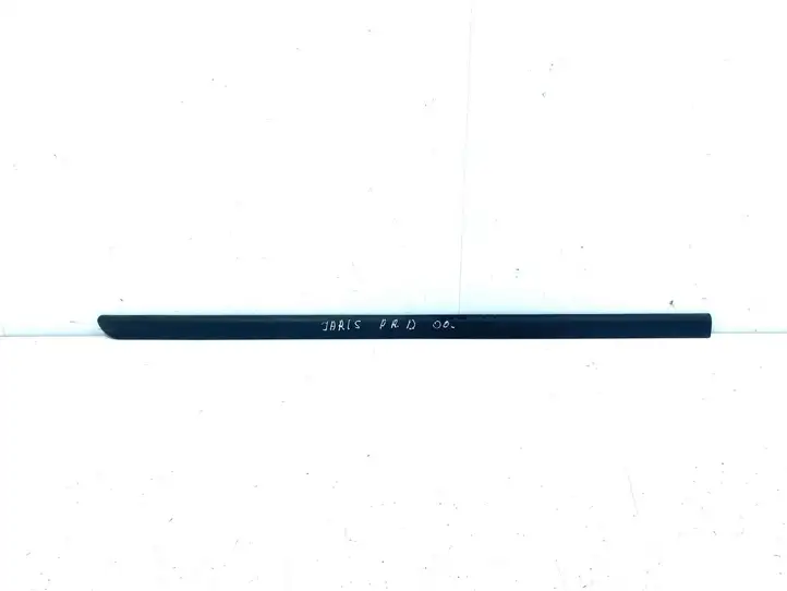 Toyota Yaris (1999 - 2003) 132865 Молдинги задней двери — фото 1