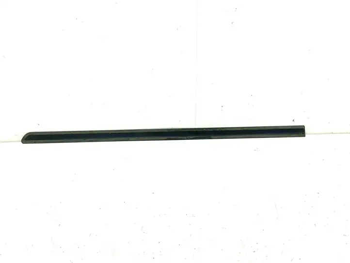 Toyota Yaris (1999 - 2003) 132865 Молдинги задней двери — фото 2
