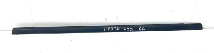 Ford Fiesta (2006 - 2008) Накладка стекла задней двери — фото 1