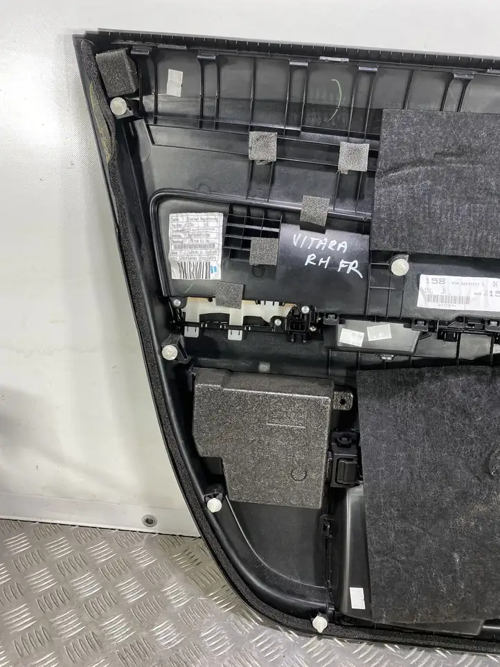 Suzuki Vitara (2018 - ) 8307954P50 Обшивка передней двери — фото 11