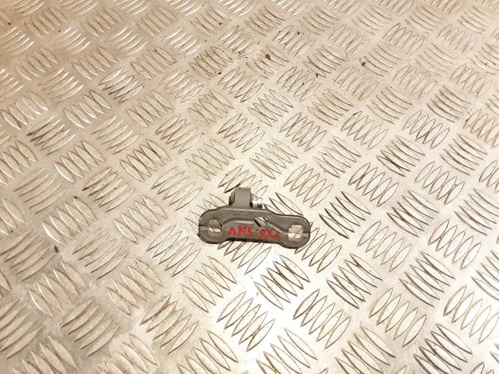 Volvo XC60 (2017 - ) Верхняя петля задней двери — фото 2