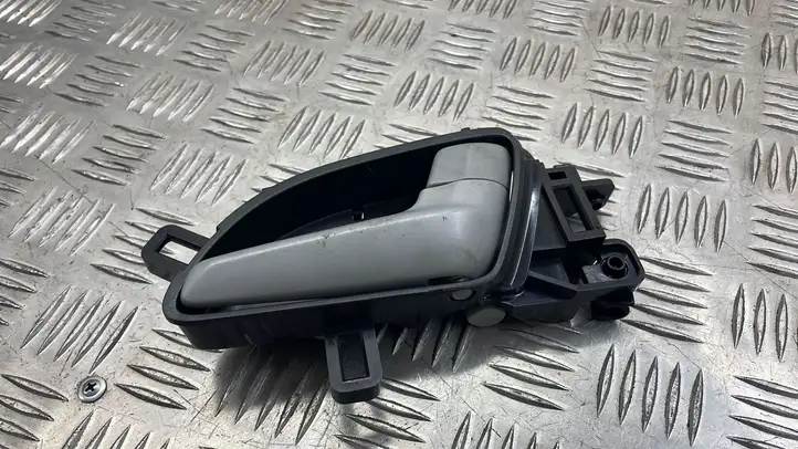 Honda Insight (2011 - 2014) Внутренняя ручка задней двери — фото 1