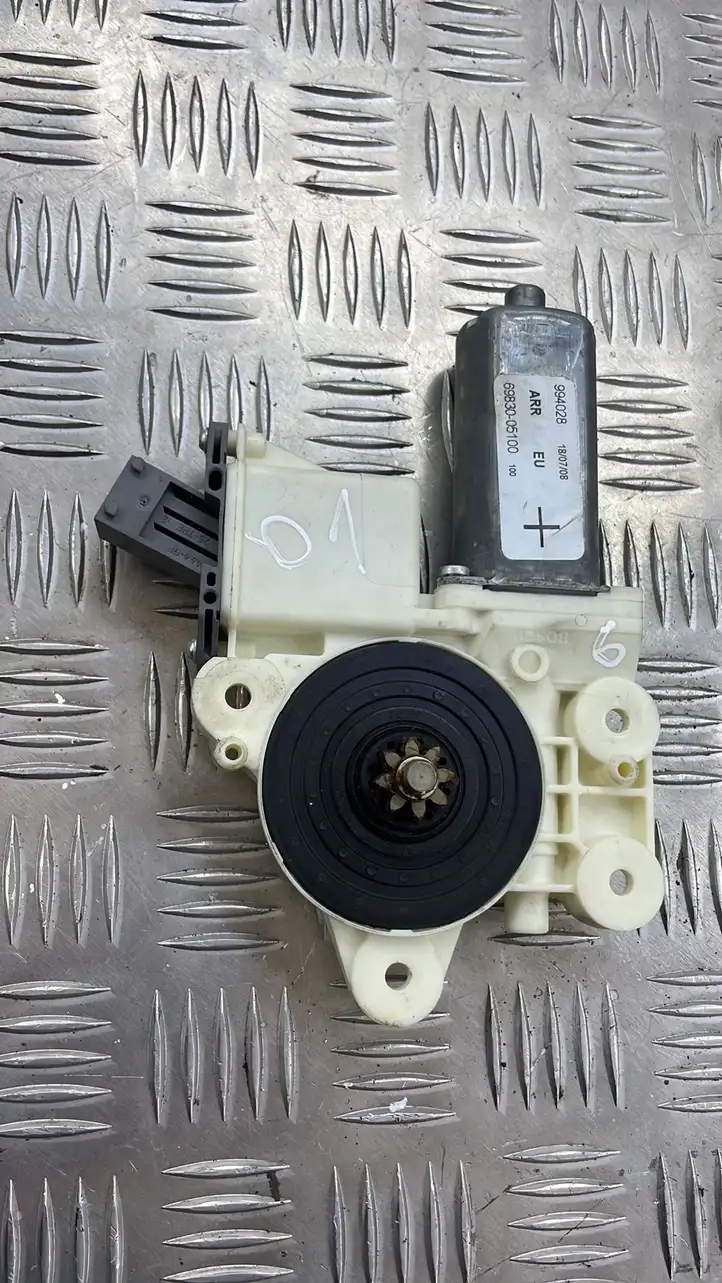 Toyota Avensis T250 (2006 - 2009) 6983005100 Стеклоподъемник задней двери — фото 1