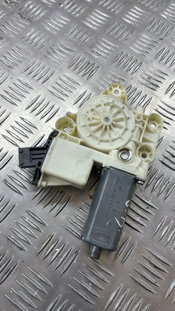 Toyota Avensis T250 (2006 - 2009) 6983005100 Стеклоподъемник задней двери — фото 2