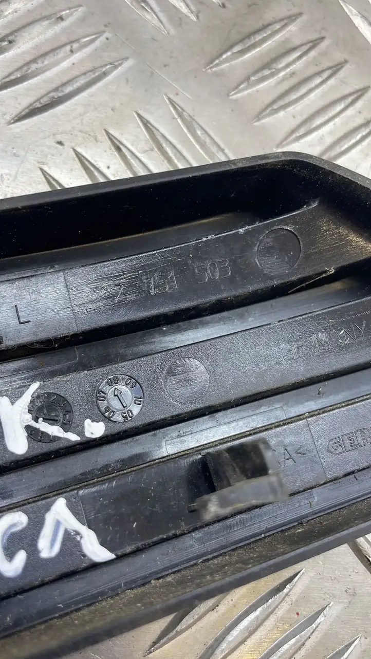 Mini One Cooper R57 (2007 - 2015) 2751503 Решетка в крыле — фото 2