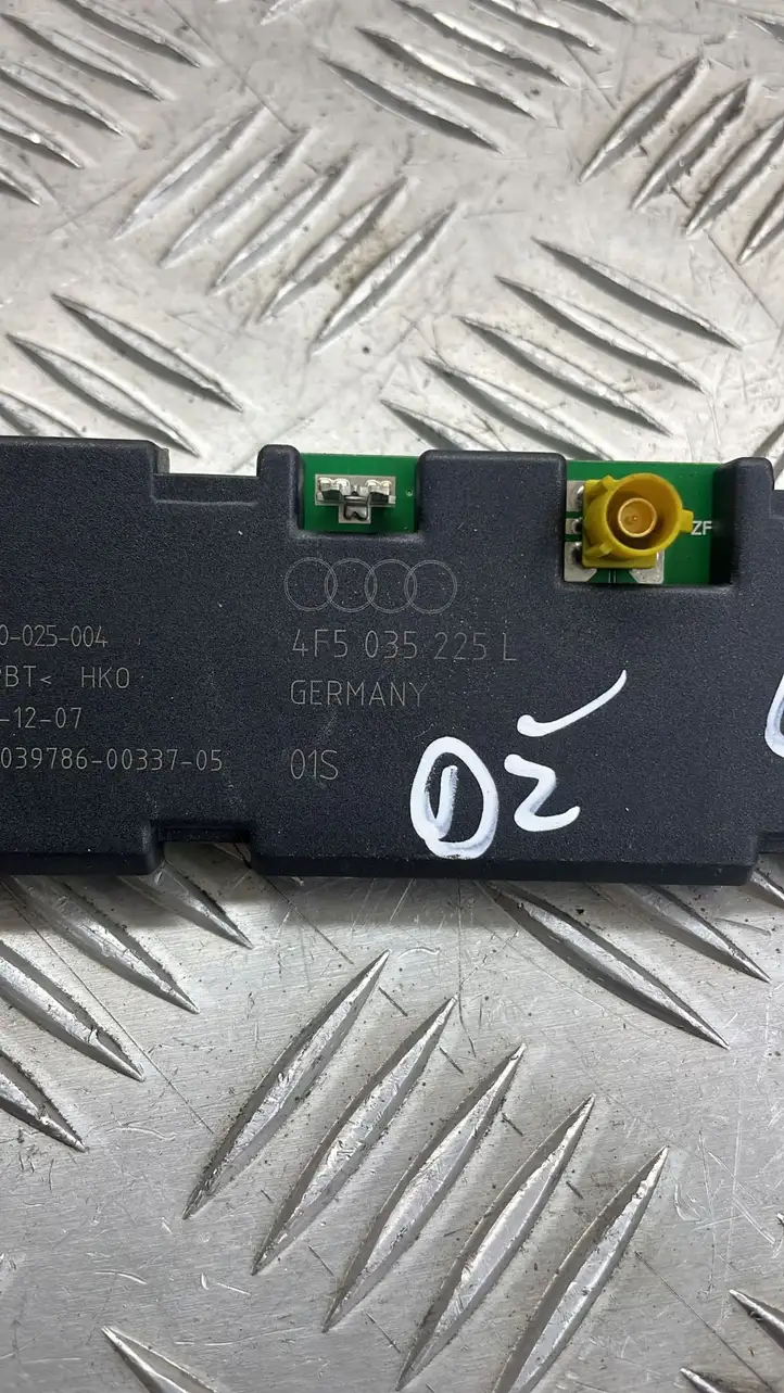 Audi A6 S6 C6 4F (2008 - 2011) 4F5035225 Усилитель антенны — фото 2