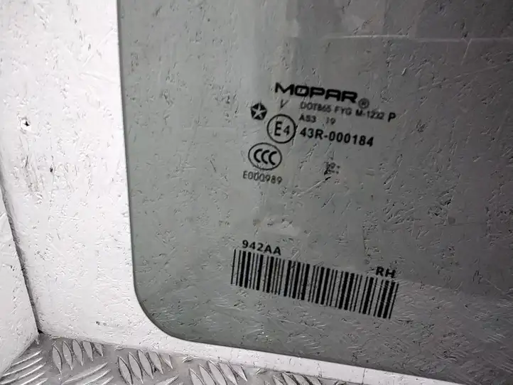 Chrysler Pacifica (2016 - ) 43R000184 Стекло раздвижной двери — фото 4