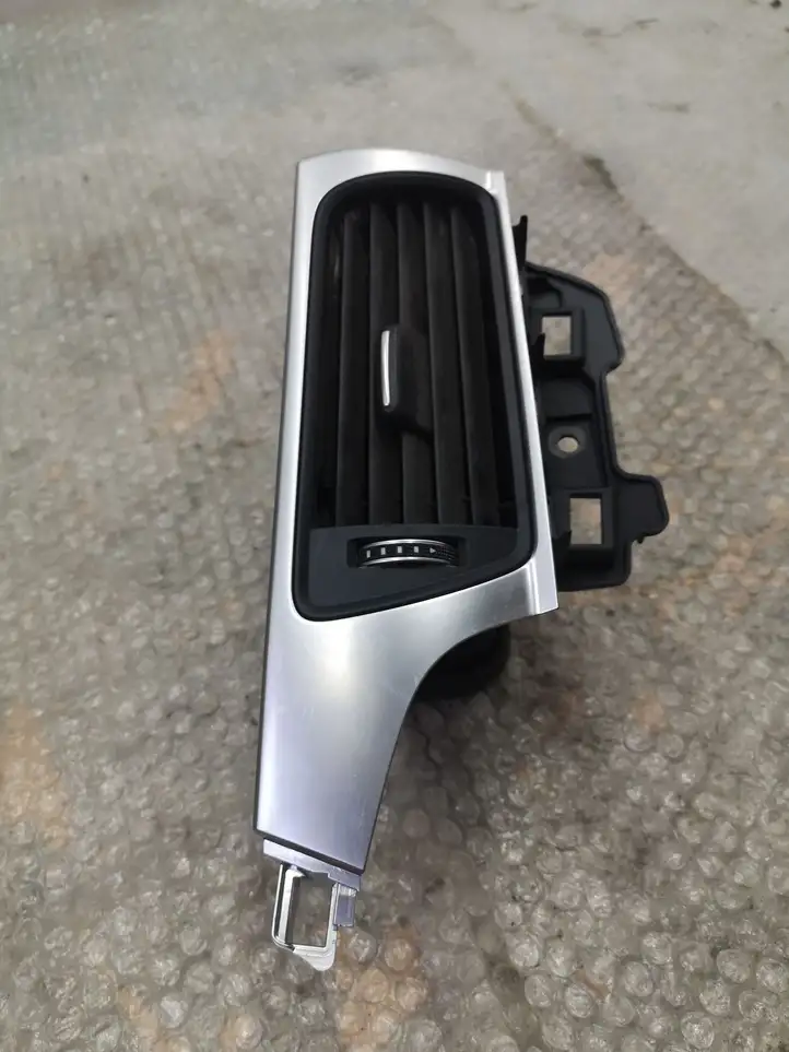 Audi A6 C7 (2014 - 2018) 4G1820901 Боковой воздушный дефлектор — фото 4
