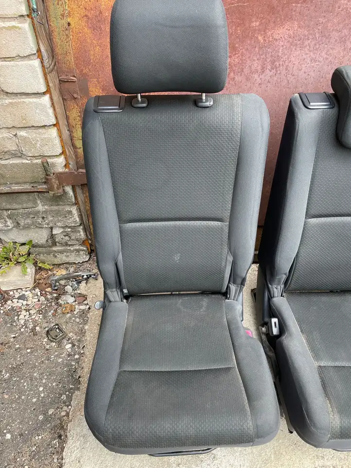 Toyota Corolla Verso AR10 (2004 - 2009) Второй ряд сидений — фото 2