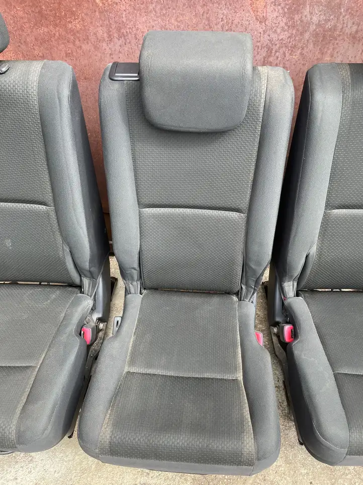 Toyota Corolla Verso AR10 (2004 - 2009) Второй ряд сидений — фото 3
