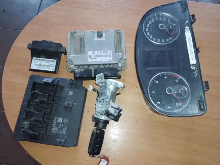 Volkswagen Caddy (2010 - 2015) 03L906018DC Комплект системы зажигания — фото 1