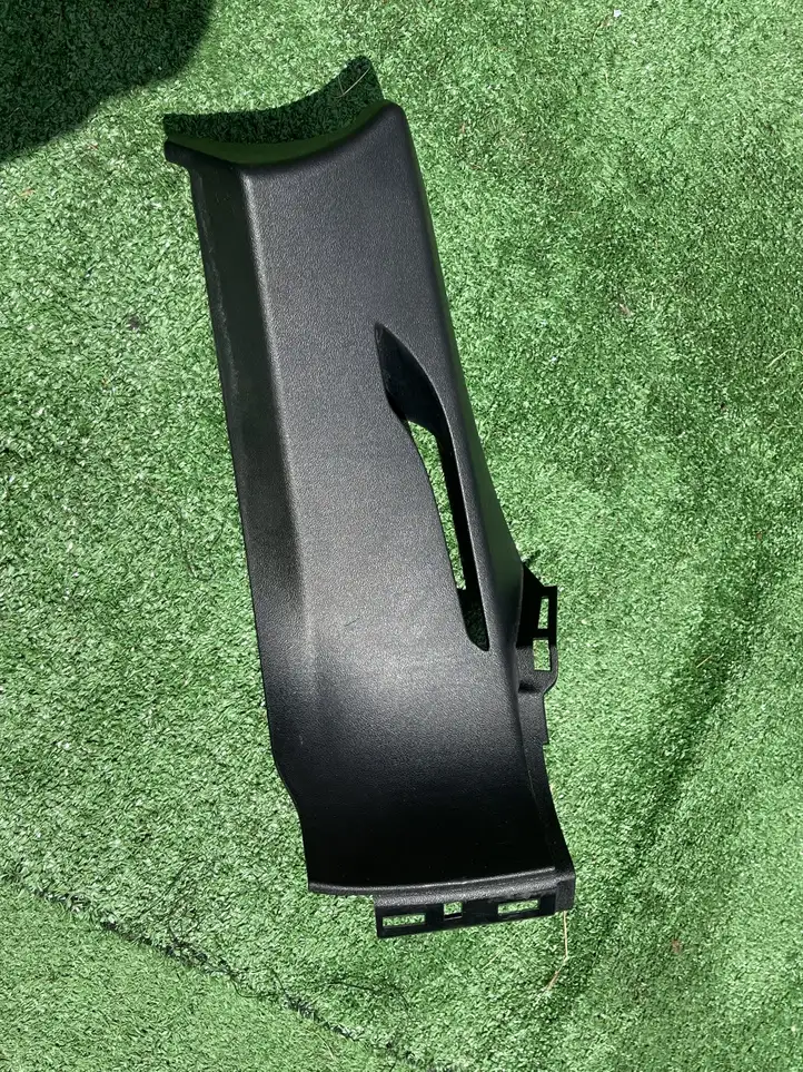 Tesla Model S (2012 - 2016) 102473200A Верхняя обшивка стойки B — фото 1