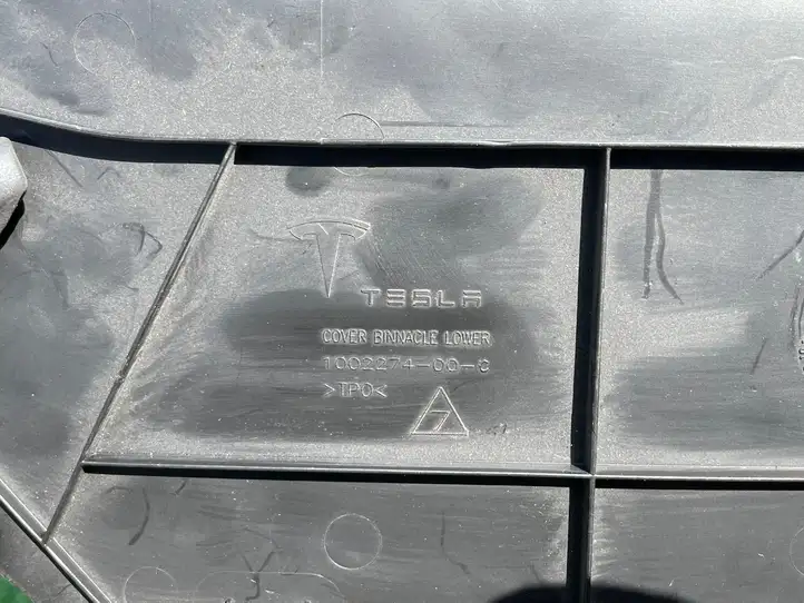 Tesla Model S (2012 - 2016) 100227400C Боковая отделка панели приборов — фото 3