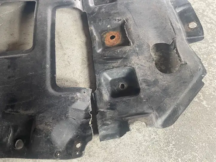 Toyota Prius (XW30) (2009 - 2015) 5141012081 Защита двигателя — фото 3