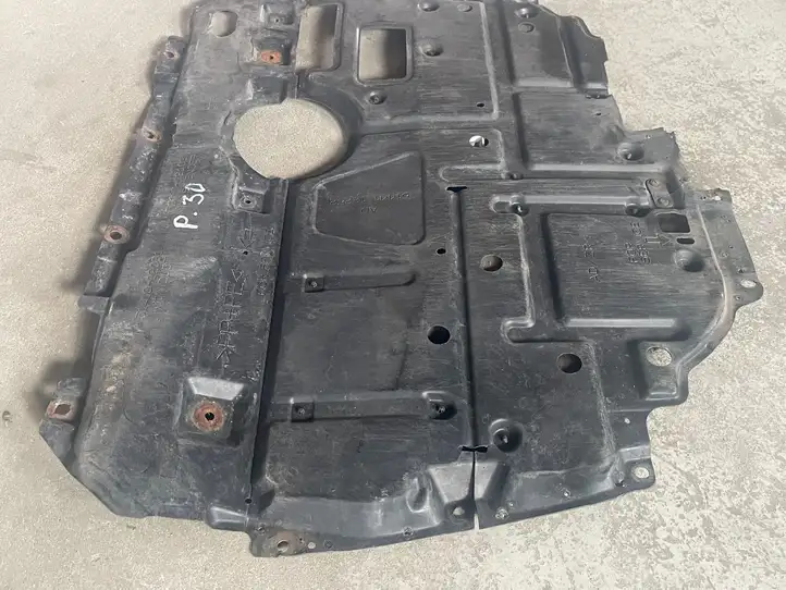 Toyota Prius (XW30) (2009 - 2015) 5141012081 Защита двигателя — фото 7