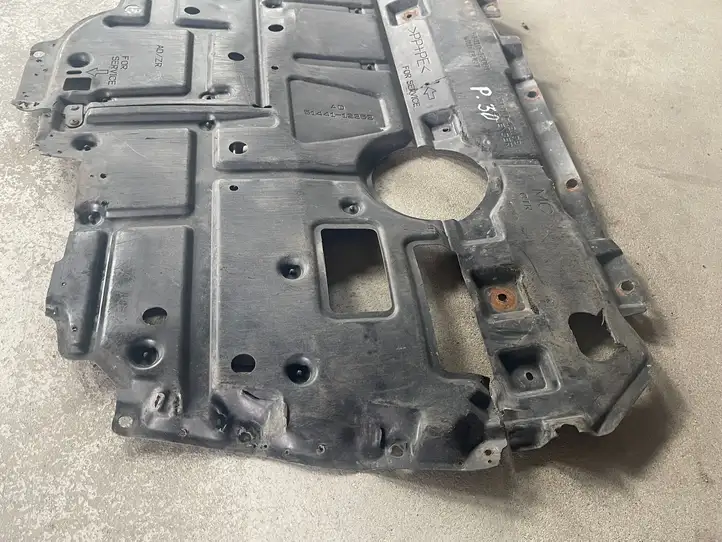 Toyota Prius (XW30) (2009 - 2015) 5141012081 Защита двигателя — фото 8