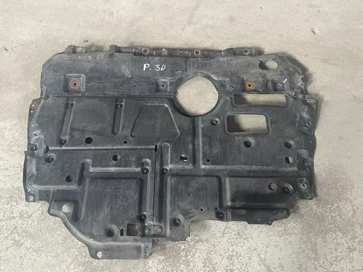 Toyota Prius (XW30) (2009 - 2015) 5141012081 Защита двигателя — фото 9