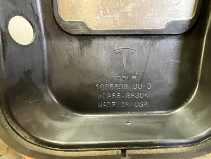 Tesla Model S (2012 - 2016) 100589200B Другая часть кузова — фото 3