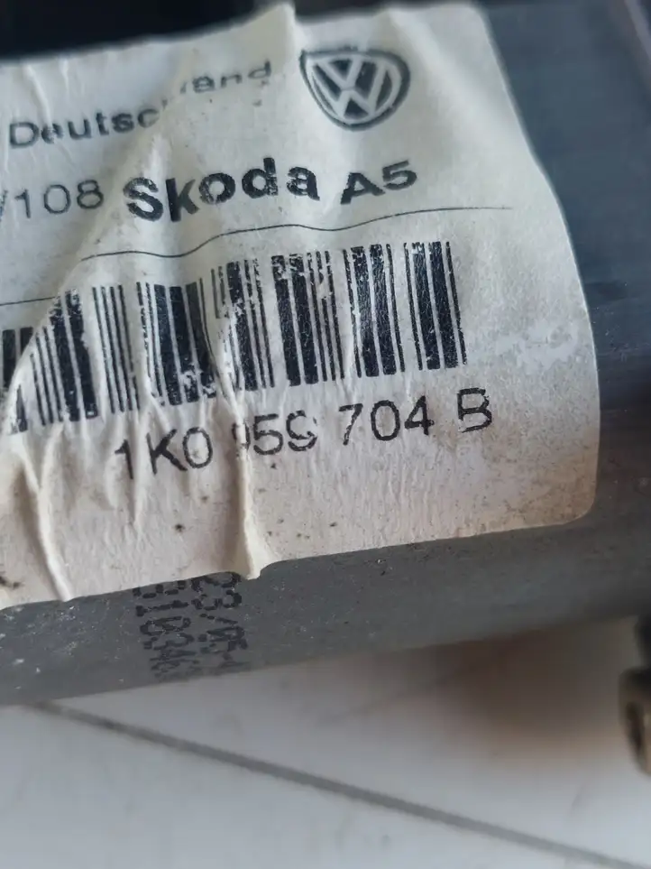 Skoda Octavia Mk2 (1Z) (2004 - 2013) 1K0959704B Стеклоподъемник задней двери — фото 5