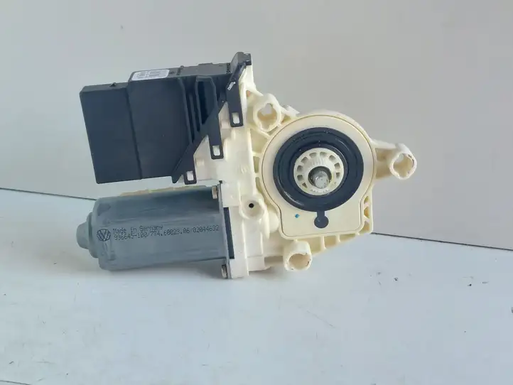 Skoda Octavia Mk2 (1Z) (2004 - 2013) 1K0959703B Стеклоподъемник задней двери — фото 4