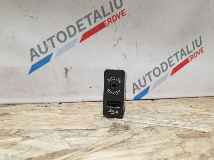 9266607 BMW i3 USB jungtis