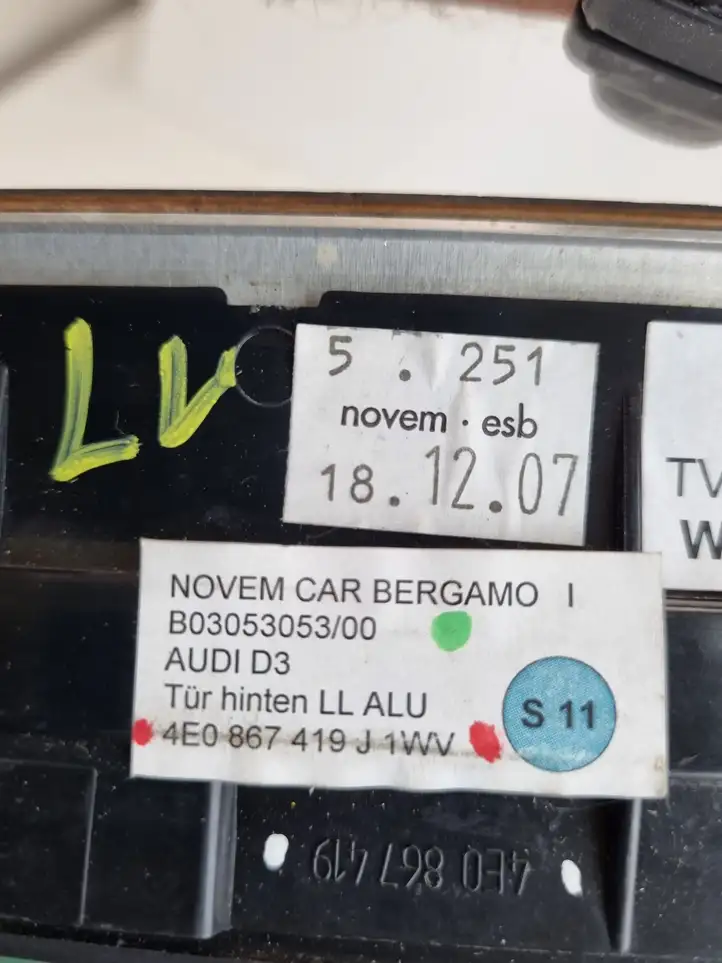 Audi A8 S8 D3 4E (2005 - 2007) Обшивка задней двери — фото 5