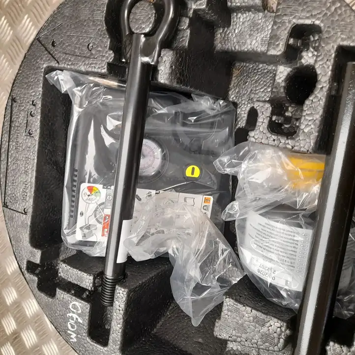 Renault Zoe (2012 - ) 997500223R Ящик для хранения в багажнике — фото 2