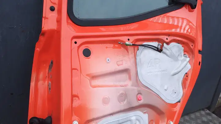 Toyota Aygo AB40 (2014 - 2018) Задняя дверь — фото 5