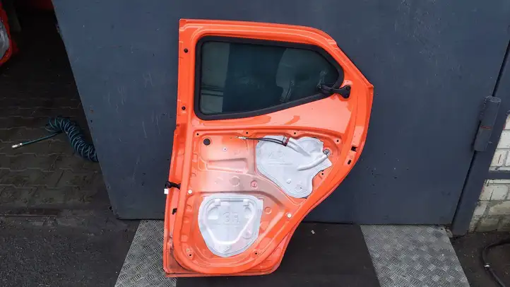 Toyota Aygo AB40 (2014 - 2018) Задняя дверь — фото 6