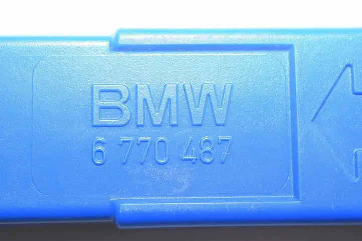 BMW 3 E90 E91 (2005 - 2012) 6770487 Аварийный знак — фото 2