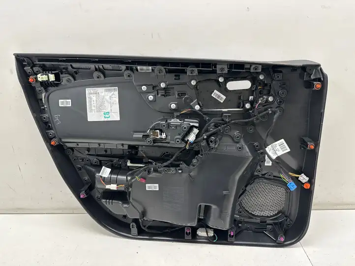Mercedes-Benz CLA C118,X118 (2019 - ) A1187207001 Обшивка передней двери — фото 3