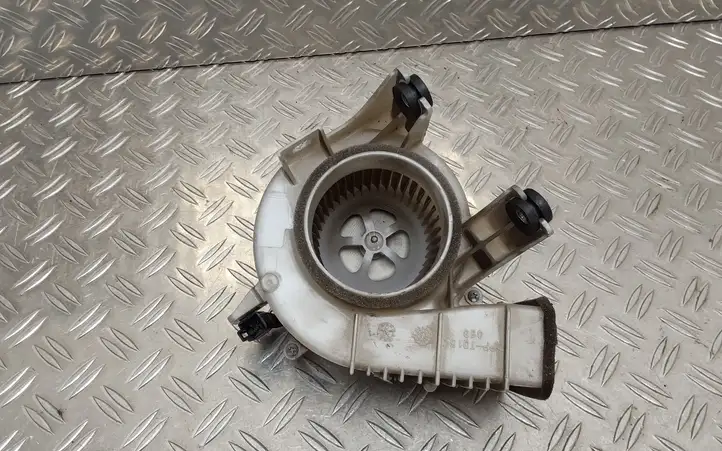 Toyota RAV 4 (XA40) (2012 - 2018) G923048080 электрический вентилятор батареи автомобиля — фото 1
