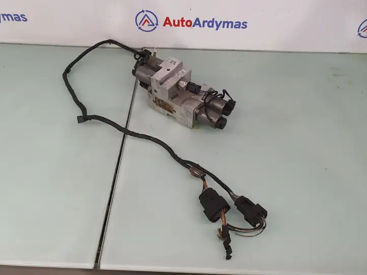 BMW X5 E70 (2006 - 2013) 37206794578 Клапанный блок активного стабилизатора — фото 1