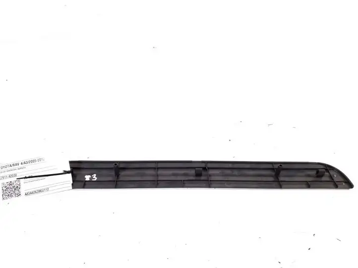 Toyota RAV 4 (XA30) (2006 - 2016) 67911-42030 Внутренняя отделка переднего порога — фото 2