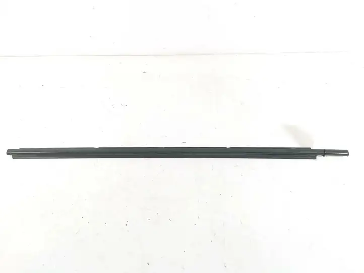 Toyota RAV 4 (XA30) (2006 - 2016) 75710-42030 Накладка стекла передней двери — фото 1