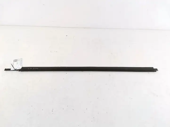 Toyota RAV 4 (XA30) (2006 - 2016) 75710-42030 Накладка стекла передней двери — фото 2