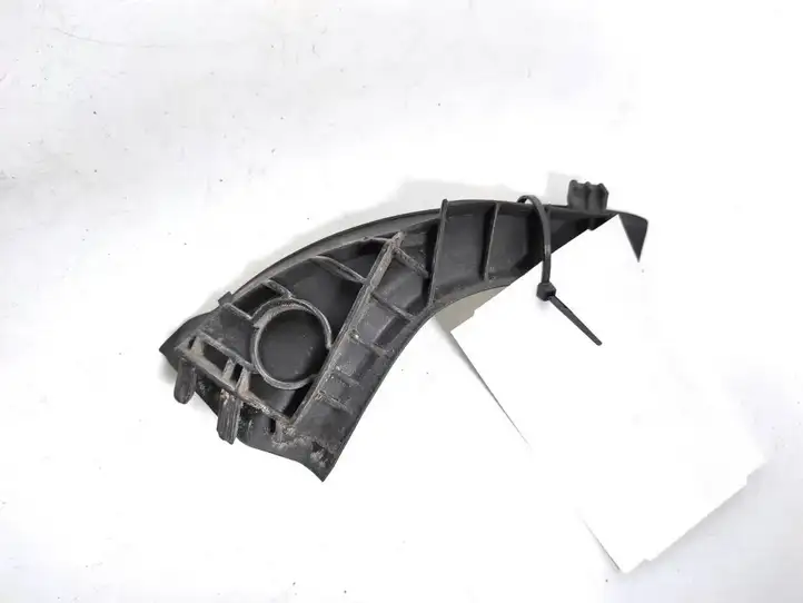 Toyota RAV 4 (XA30) (2006 - 2016) 53867-42010 Накладка стоек лобового стекла — фото 3