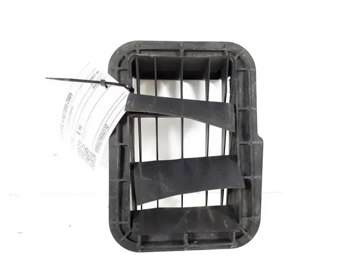 Toyota RAV 4 (XA30) (2006 - 2016) 62940-16060 Решетка в крыле — фото 2