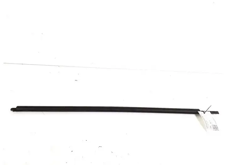 Toyota Avensis Verso (1995 - 2001) 75712-44060 Накладка стекла передней двери — фото 2