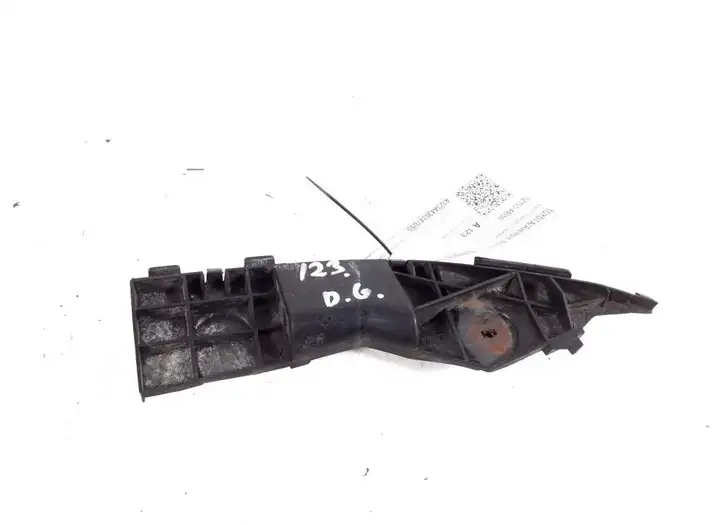 Toyota Avensis Verso (2001 - 2004) 52155-44050 Кронштейн заднего бампера — фото 1