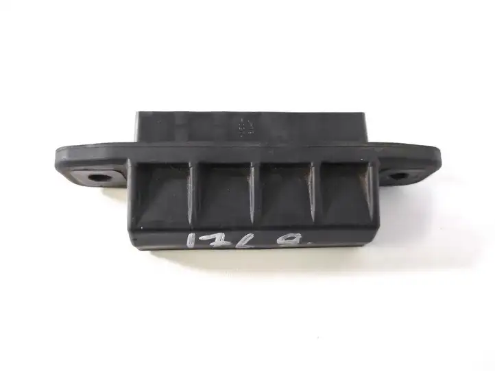 Toyota Yaris (2012 - 2014) 84840-28030 Ручка багажной двери — фото 3