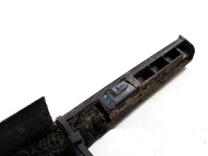 Toyota Yaris (2005 - 2009) 68160-0D060 Накладка стекла передней двери — фото 3