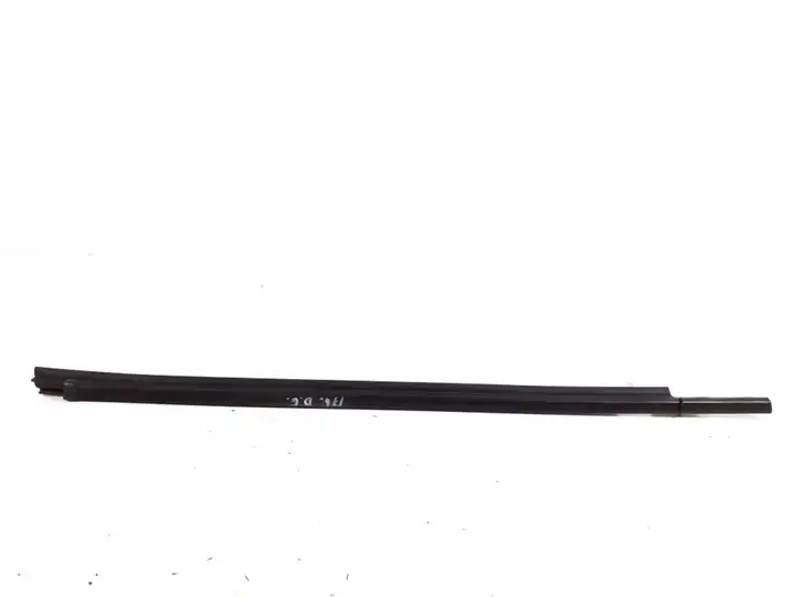 Toyota Yaris (2012 - 2014) 68180-0D130 Молдинги задней двери — фото 1