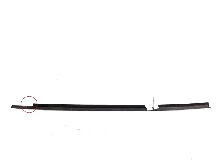 Toyota Yaris (2005 - 2009) 68180-0D050 Молдинги задней двери — фото 2